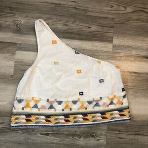 Free People Size Small P embroidered summer shirt, pit to pit is 14 length is 17